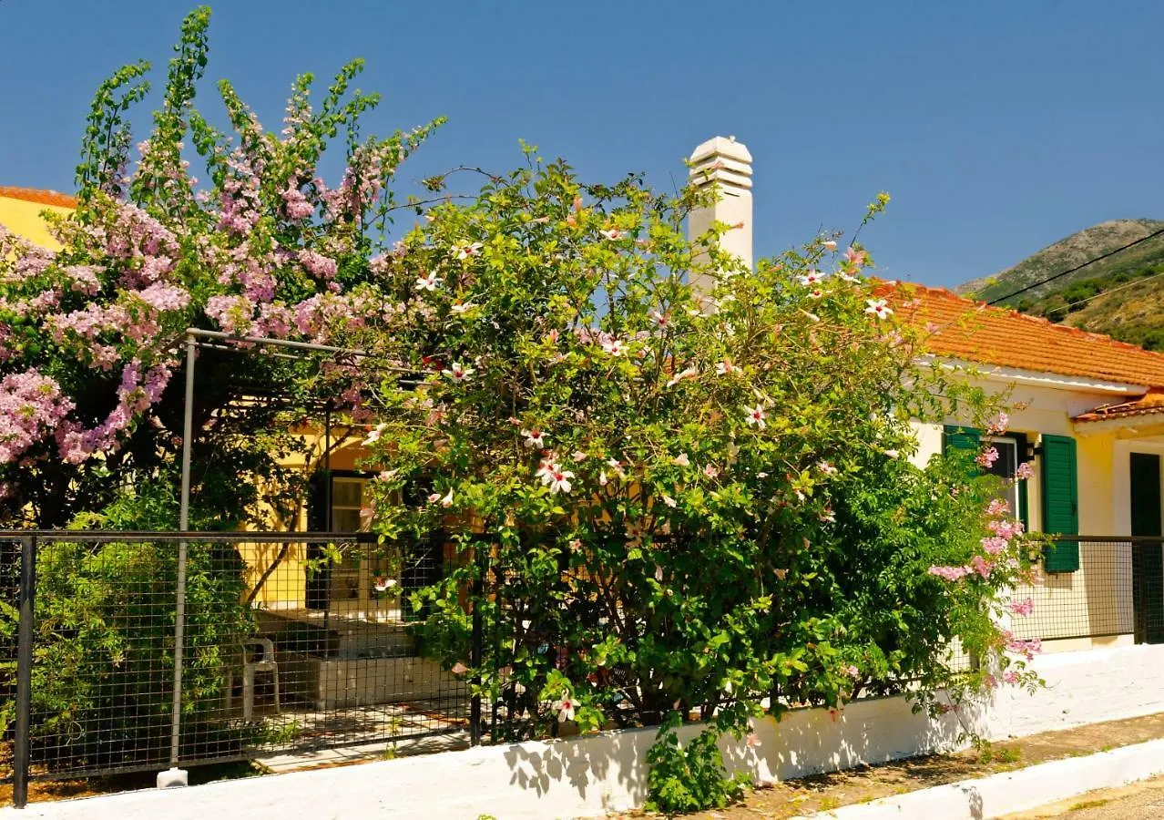 House With Garden Near The Sea Apartment Agia Efimia