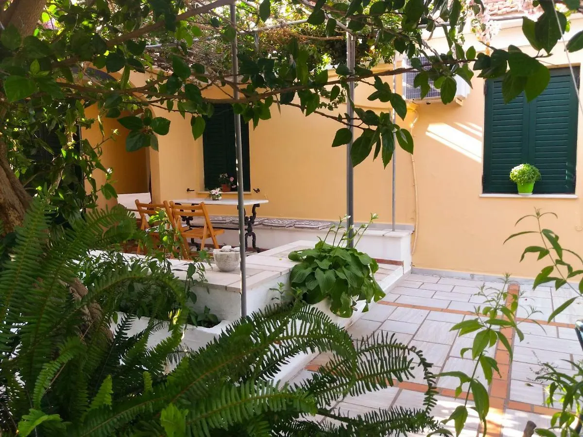 House With Garden Near The Sea Apartment Agia Efimia 0*,